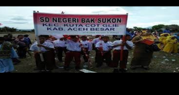 Siswa SD bak sukon 